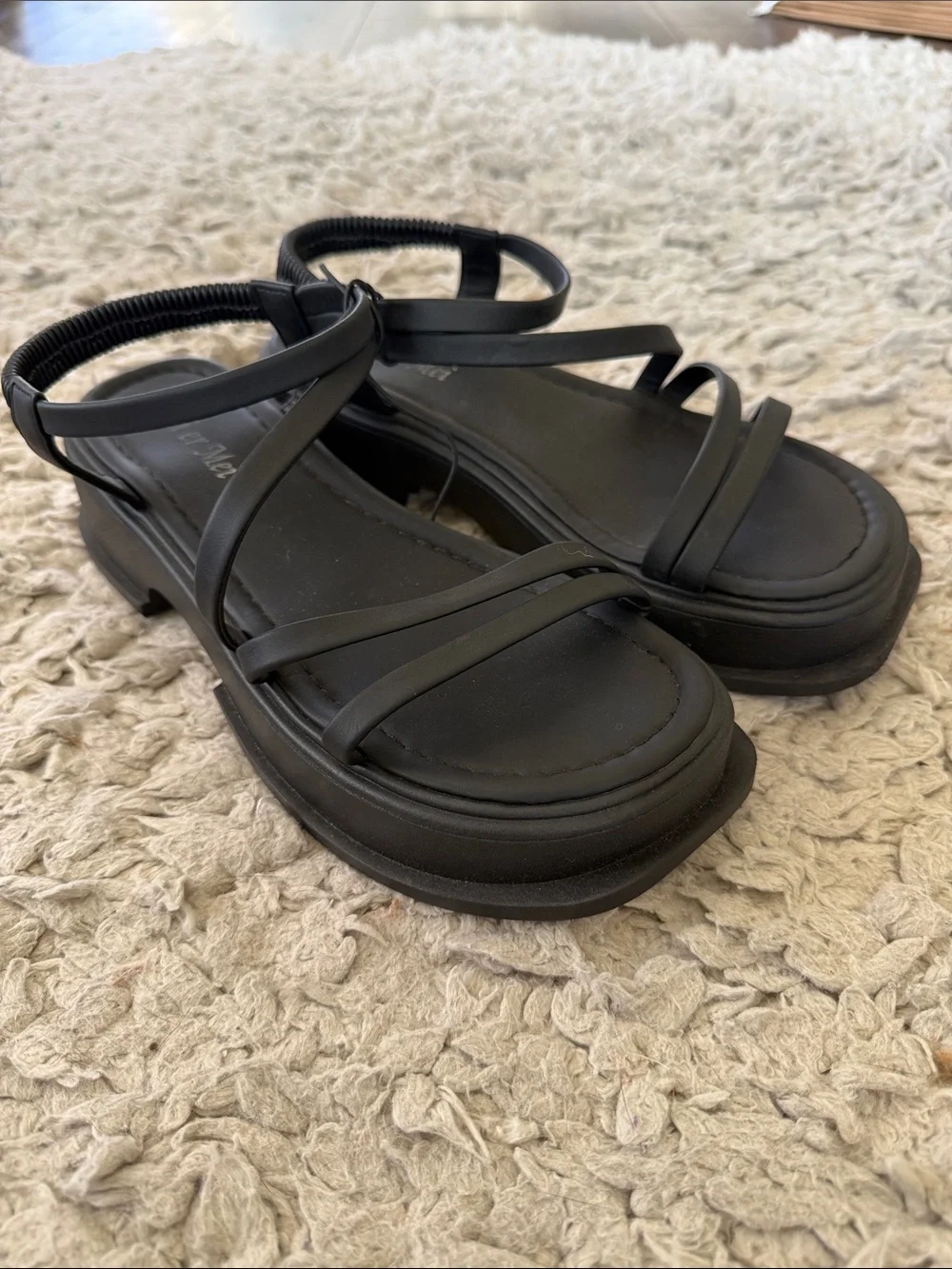Hui Er Mei Black Strappy Platform Sandals Size 39 / US 8–8.5